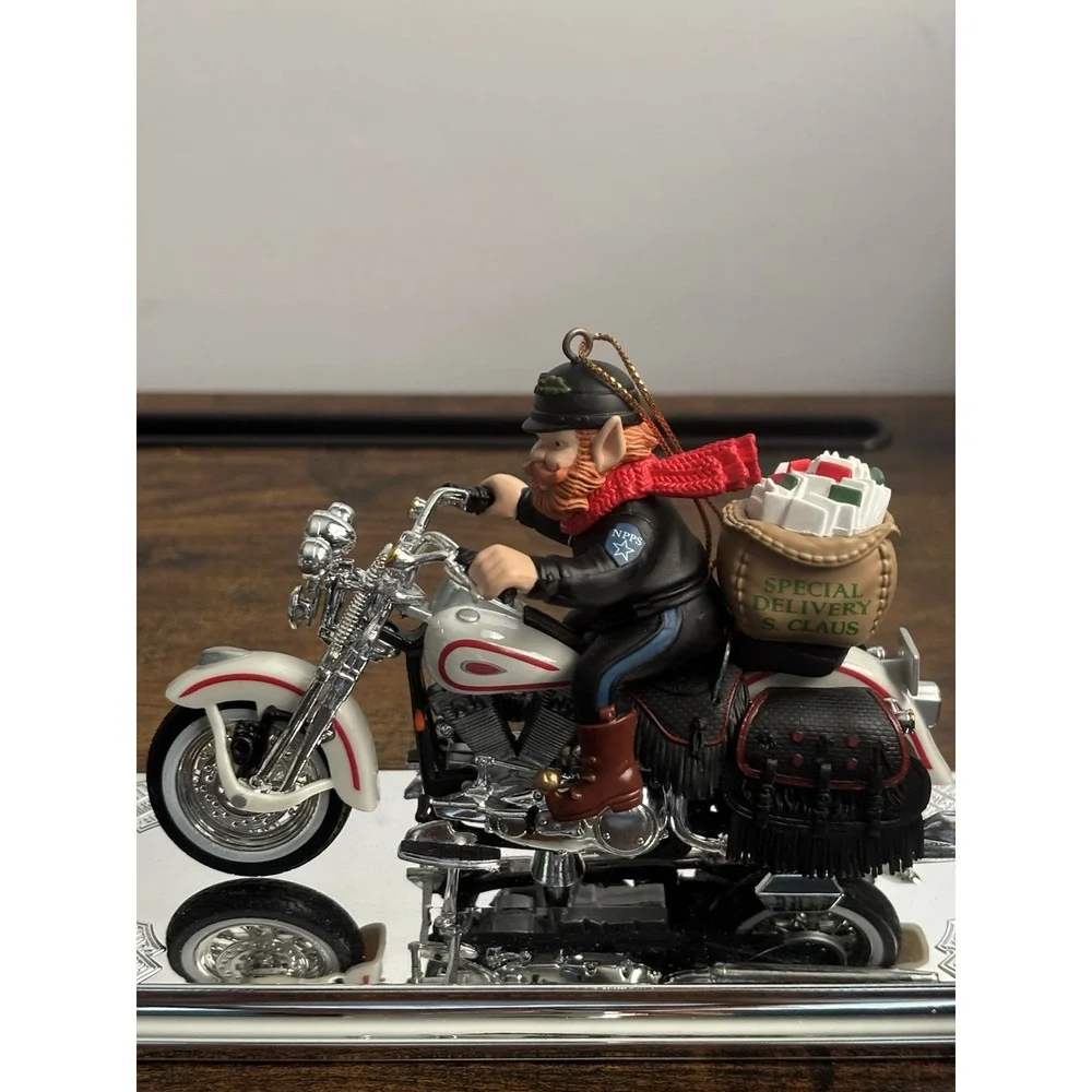 Mr‎ And Mrs Santa Claus Riding Their Harley Davidson Sleigh's